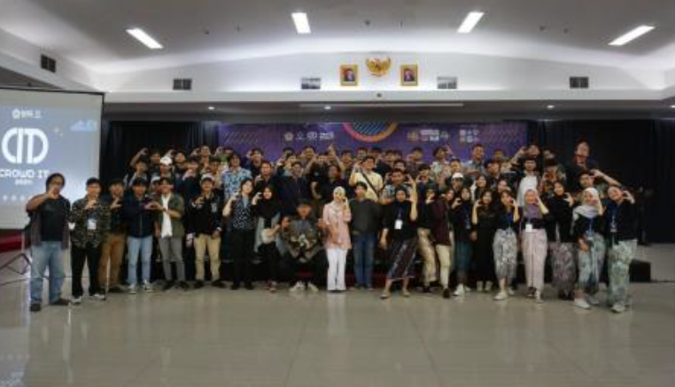 Seminar dan Workshop UI/UX CROWD IT 2024 : “Exploring Creativity and Technological Innovation for the Future of Indonesia”.